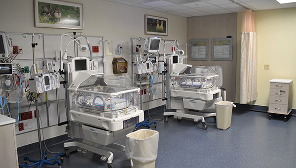 a photo of the neonatal intensive care unit at st josephs hospital south