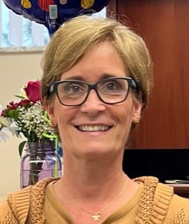 a headshot of tari renner the cme coordinator for usf family and sports medicine